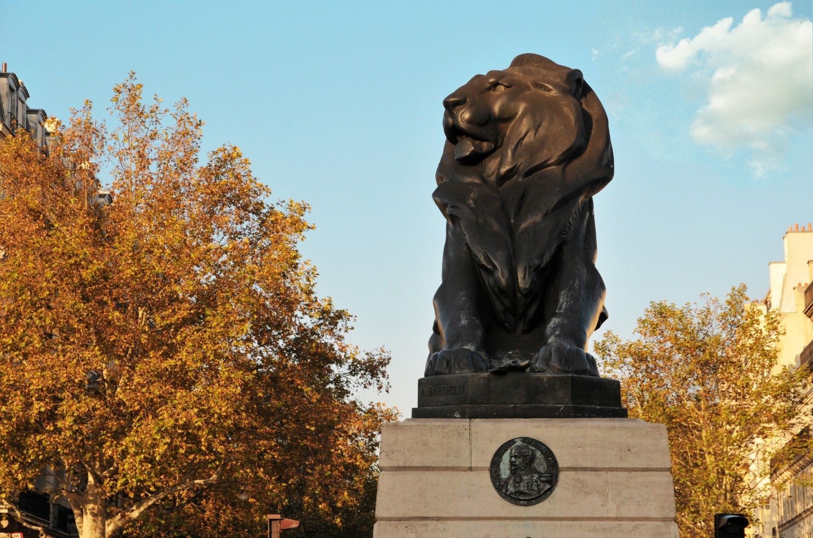 Hôtel du Lion Paris - Surrounding